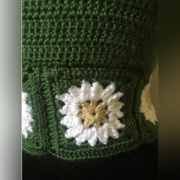 Floral Jaxi Top in Lily for Size L - Picture 2 of 3